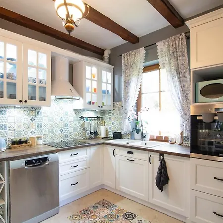 3 Bedroom Awesome In *