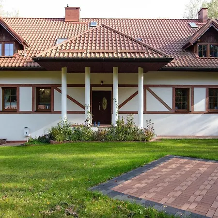 3 Bedroom Awesome In Holiday home *