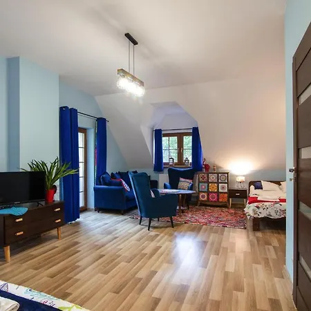 3 Bedroom Awesome In Holiday home *