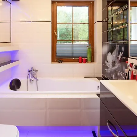 3 Bedroom Awesome In بيت للعطل رن